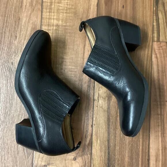 Comfortiva Womens Arnette Leather Booties Block Heel in Black Shooties Size 9.5M - Picture 1 of 11